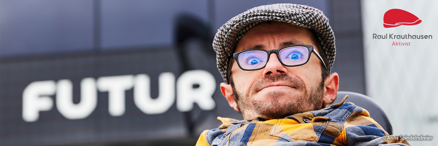 Foto von Raul: das Gesicht von einem weißen mann mit brille und mütze.