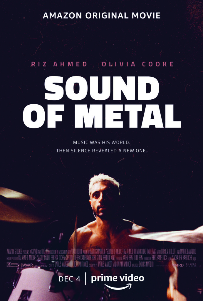 Filmplakat von Sound of Metal. Ein Mann mit nacktem Oberkörper und kurzen blonden Haaren sitzt im Scheinwerferlicht hinter einem Schlagzeug. Der Hintergrund ist schwarz der Titel des Films in dicken weißen Buchstaben.