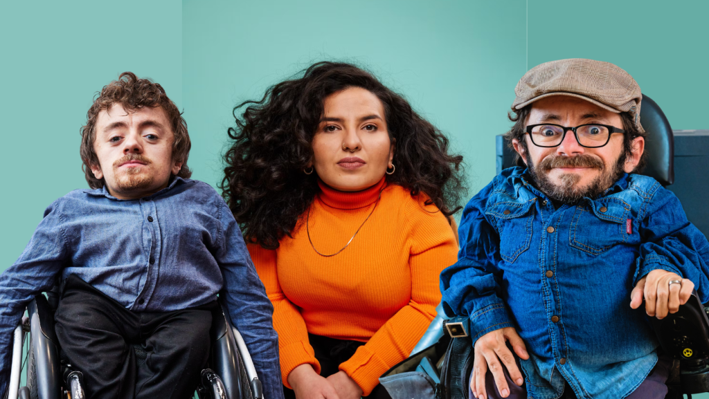 Fotocollage von Leonard Grobien, Kübra Sekin und Raul Krauthausen vpr türkisem Hintergrund. Alle schauen direkt in die Kamera.